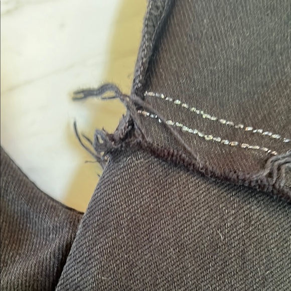 J Brand JOAN High Rise Cuffed Cropped Jeans - Picture 4 of 7